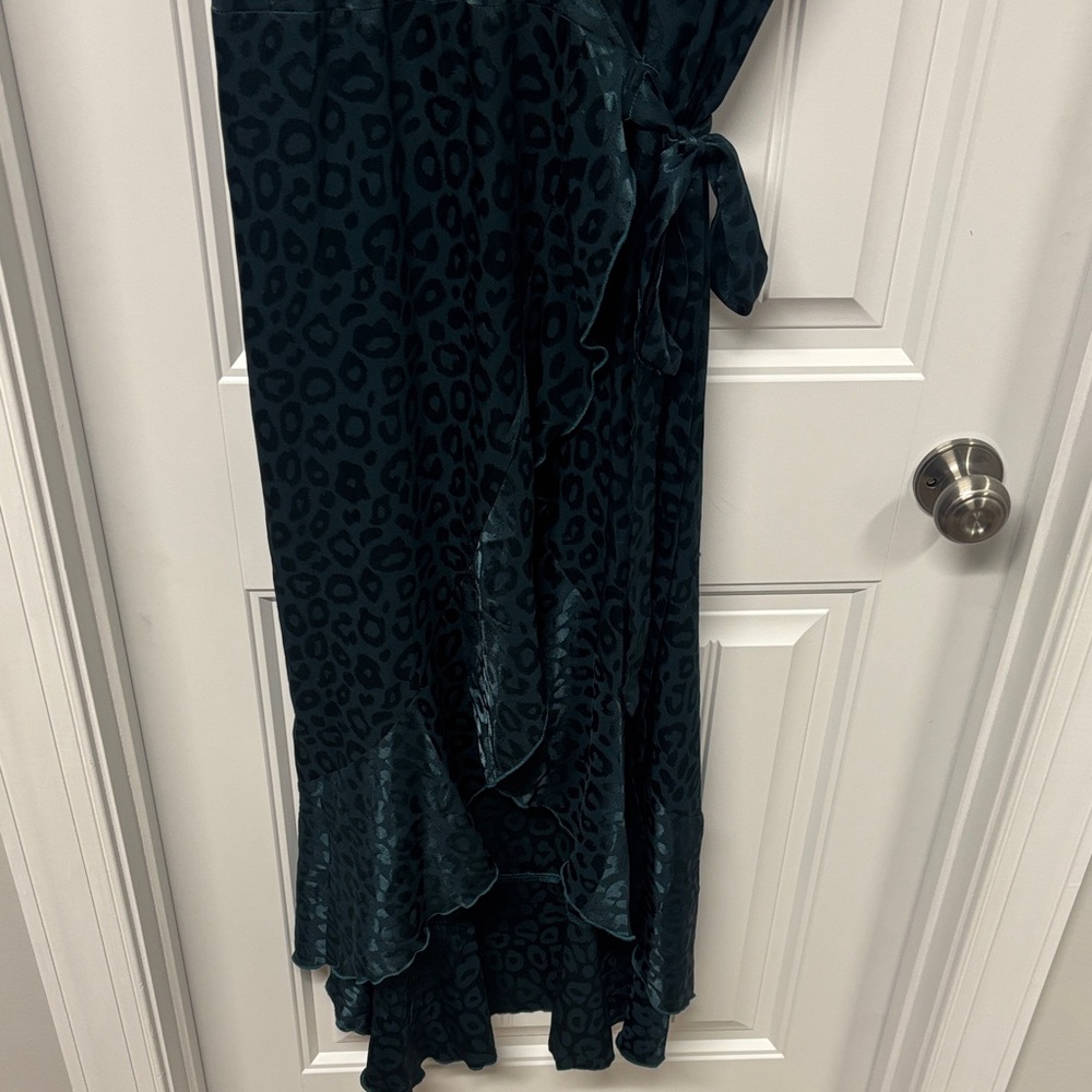 Simplee Dark green cheetah print Asymmetrical Dress - Picture 4 of 6